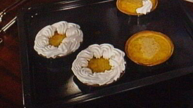 абрикосовые тарталетки с меренгой