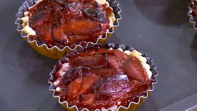 ароматные тарталетки со сливами