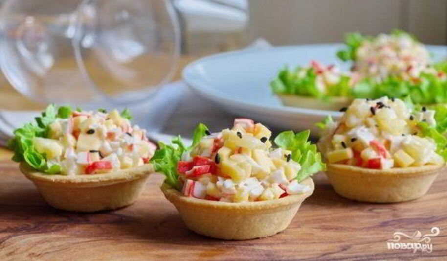Рецепт тарталеток с крабовыми палочками и ананасом