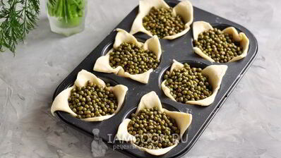 тарталетки с курицей, грибами и сыром