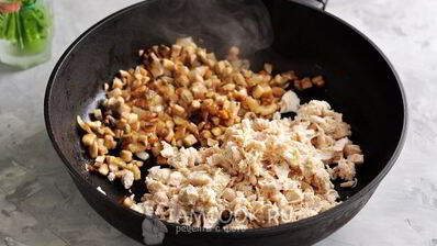 тарталетки с курицей, грибами и сыром