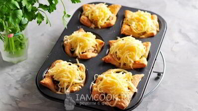 тарталетки с курицей, грибами и сыром