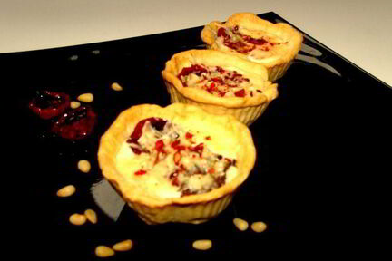 Тарталетки с сыром Джюгас