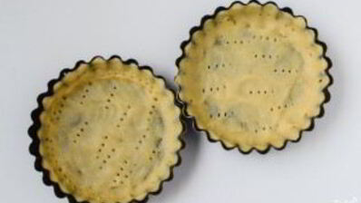 тарталетки с сыром и помидорами