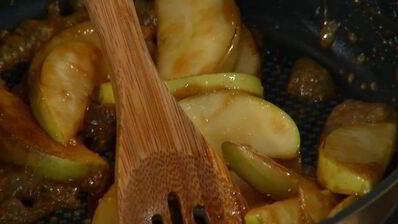 тарталетки с яблоками и голубикой