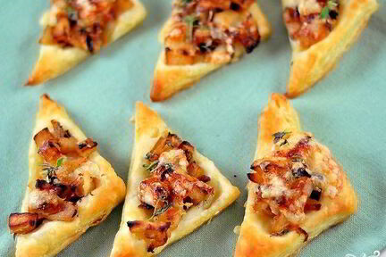 Яблочно-луковые тарталетки