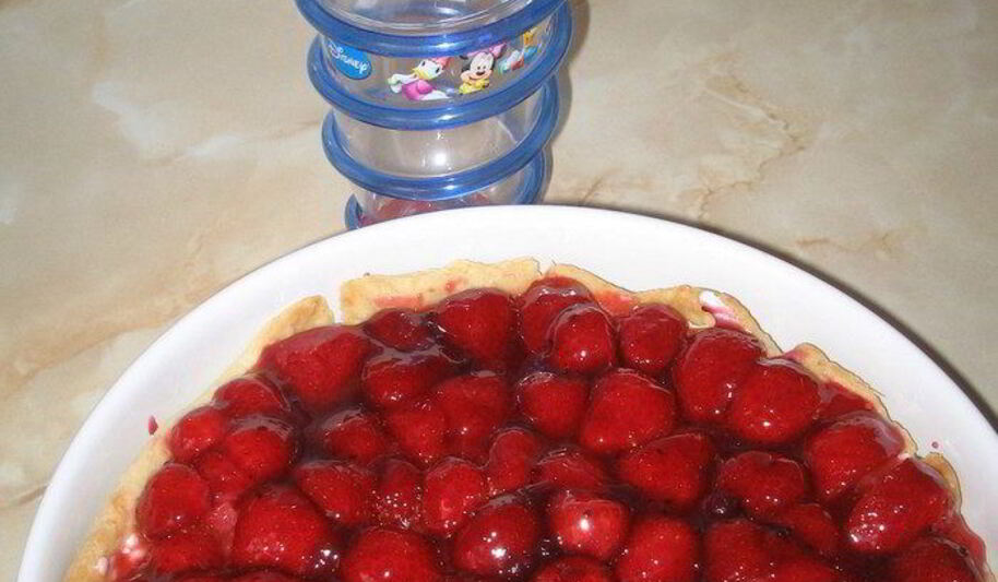 Рецепт тарта с белыма шоколадома и двойного клубникого