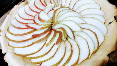 тарт с камамбером и грушей