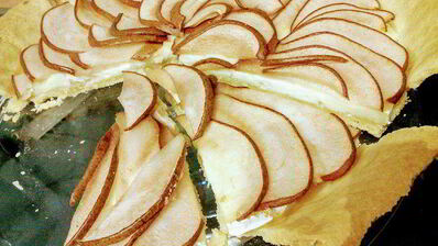 тарт с камамбером и грушей