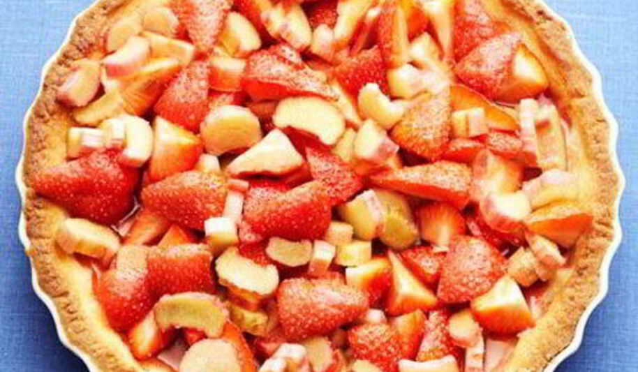 Рецепт тарта с клубникой и ревенем