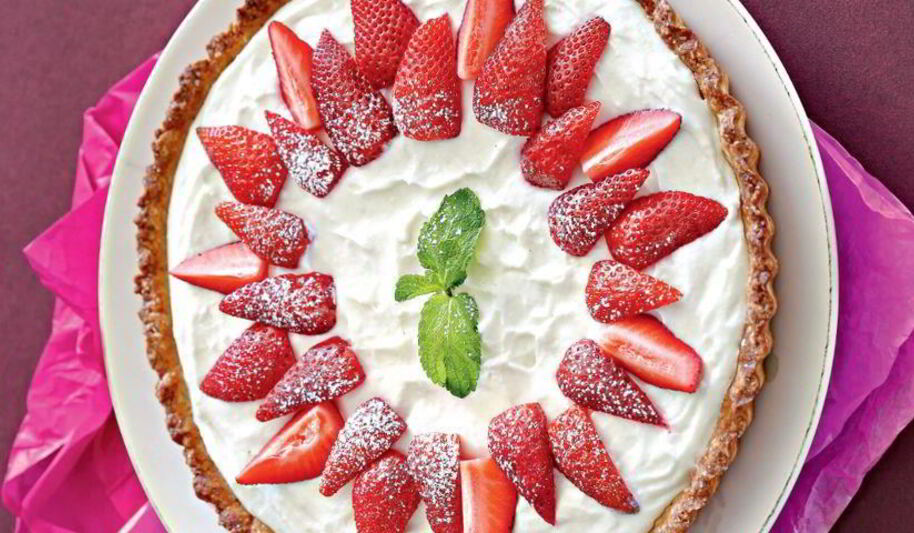 Рецепт тарта с клубникой и творожно-йогуртового начинкой