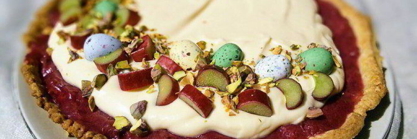 Тарт с ревенем и сливочным кремом