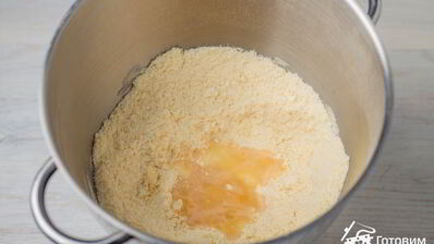 тарт с ревенем, заварным кремом и меренгой