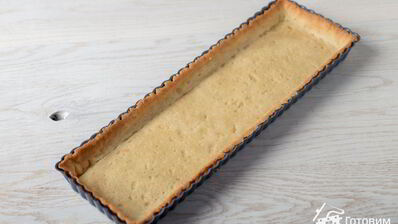 тарт с ревенем, заварным кремом и меренгой