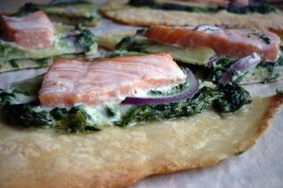 Тарт с семгой и шпинатом Цветы за окном