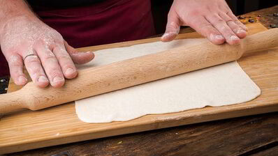 тарт с творогом, помидорами черри и базиликом