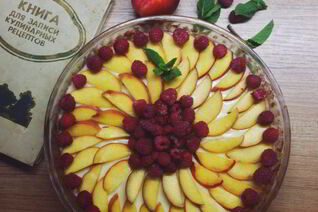 Тарт с заварным кремом и фруктами