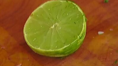 тартин с запеченным сладким перцем и тунцом