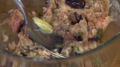 тартин с запеченным сладким перцем и тунцом