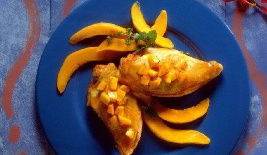 Рецепт тартинок из свежего кукурузного хлеба, горчицы, ветчины и чатни