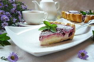 Вишневый тарт с лаймом и заварным кремом