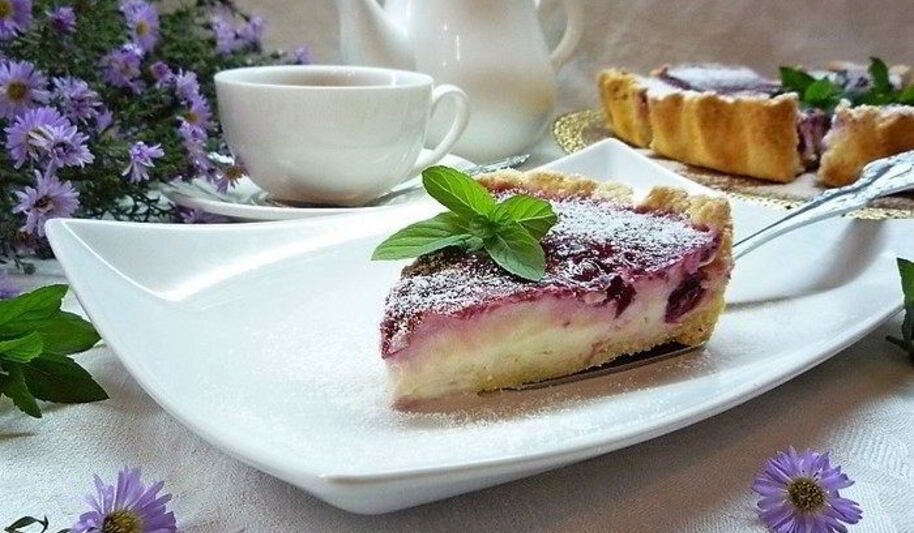 Рецепт вишневого тарта с лаймом и заварным кремом