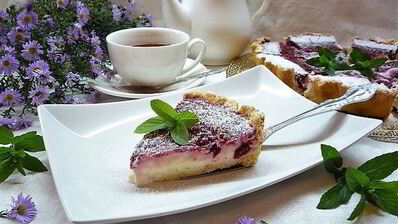 вишневый тарт с лаймом и заварным кремом