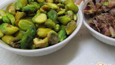 террин из курицы с фисташками и печенью