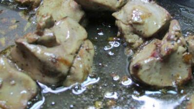 террин из курицы с фисташками и печенью