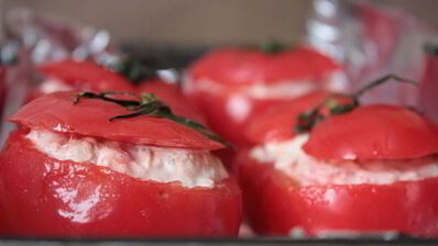 томаты, фаршированные тунцом