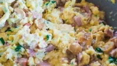 яичница-болтунья в слоеном тесте