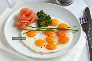 Яичница-глазунья из перепелиных яиц