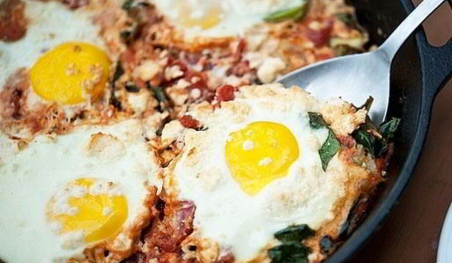 Рецепт яичницы с брынзой