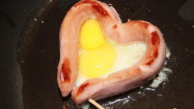 яичница с сосиской breakfast for you