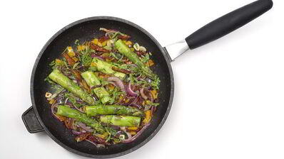 яичница со спаржей