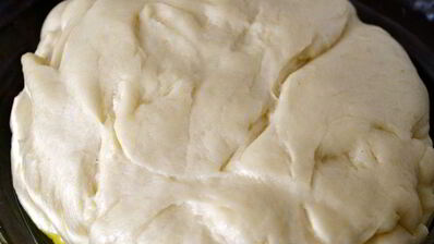 жареные полумесяцы с клубникой