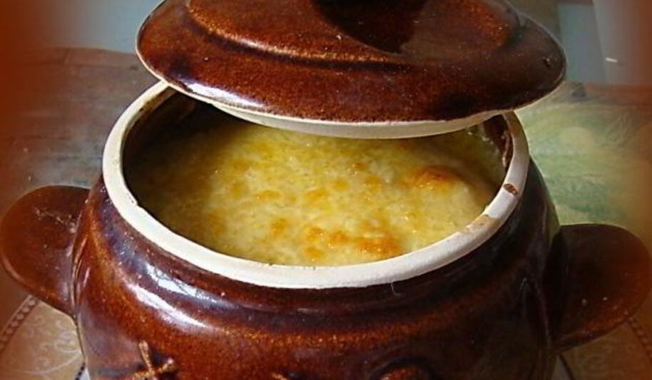 Рецепт жульена на молоке с курицей и грибами в горшочках