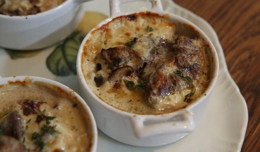 Рецепт жульена с куриной печенью и грибами