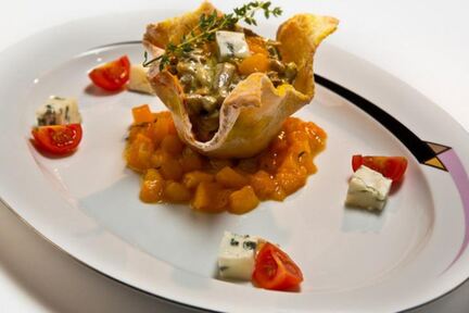 Жюльен из языка с абрикосовым чатни